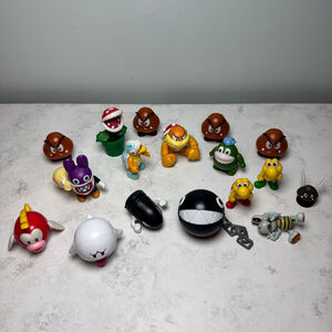 Jakks Pacific Lot of 17 Super Mario Mini Figures